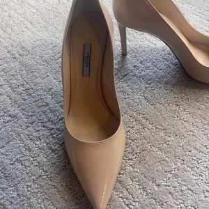 Prada heels practically new condition